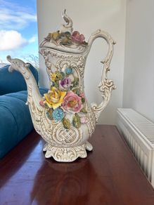 Tea pot