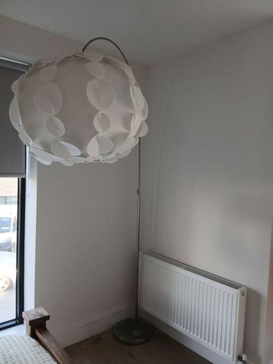 Floor lamp with base plate
