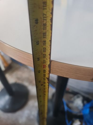 cafe round tables