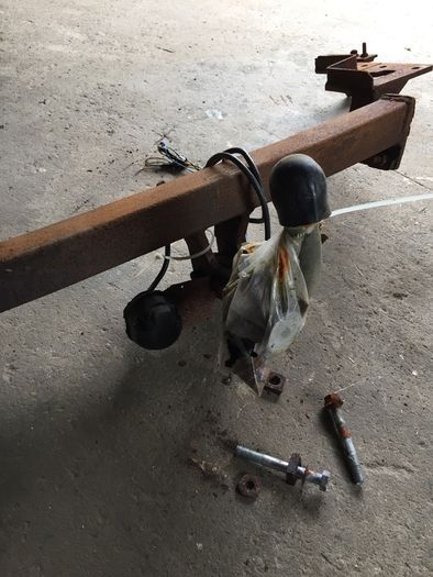 toyota avensis towbar