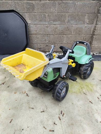 Ride on tractor