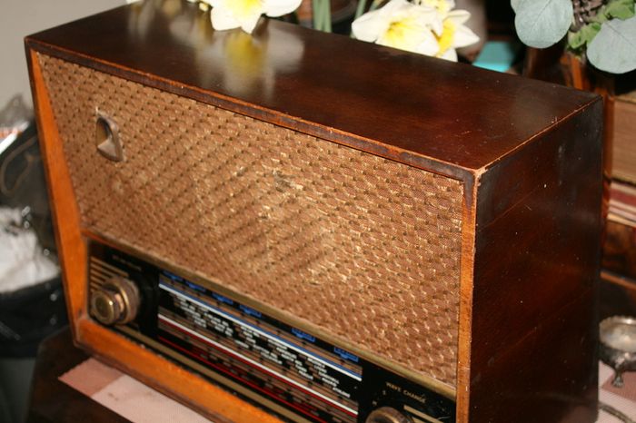 Antique Radio (In working order )