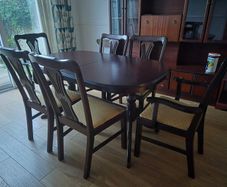 mahogany dining table and 6 chairs