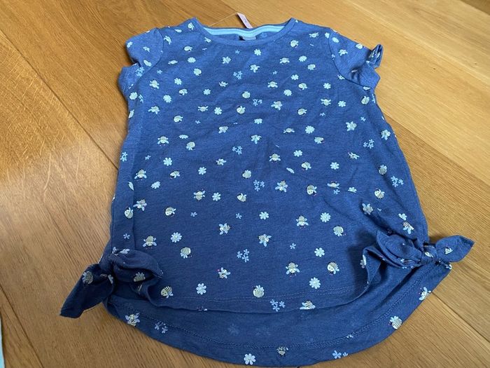 girl t shirt busy bee 6/7 years old