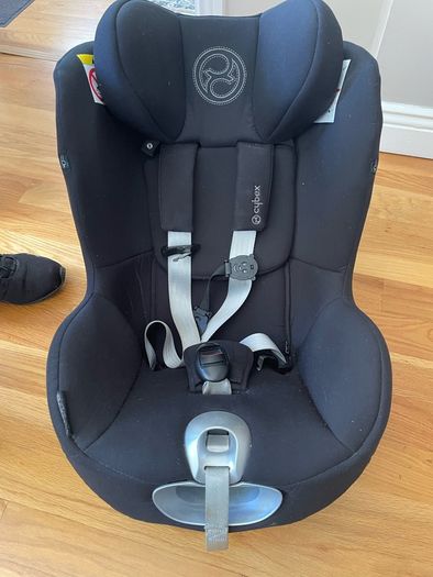 Cybex - 2 no. Car Seats & Base to suit