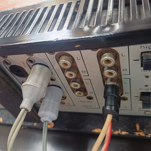 Legendary Vintage Leak stereo Delta 70 amplifier brilliant little amp and sounds wonderfull Tube like warmth and depth in great condition