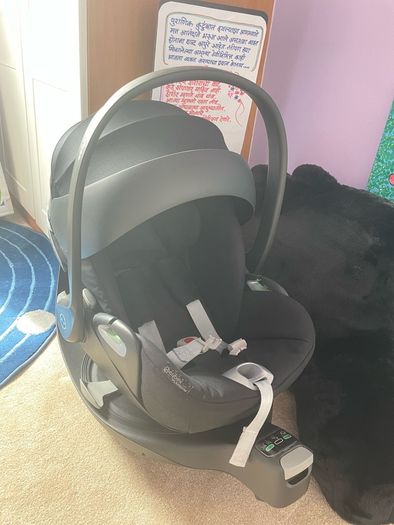 Cybex Infant car seat with 360 Iso fix