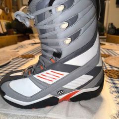 Snowboard boots size UK 8(complete with inner liners)