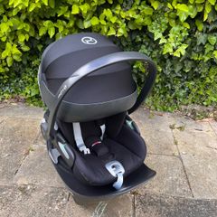 Cybex Cloud T iSize infant car seat and isofix base