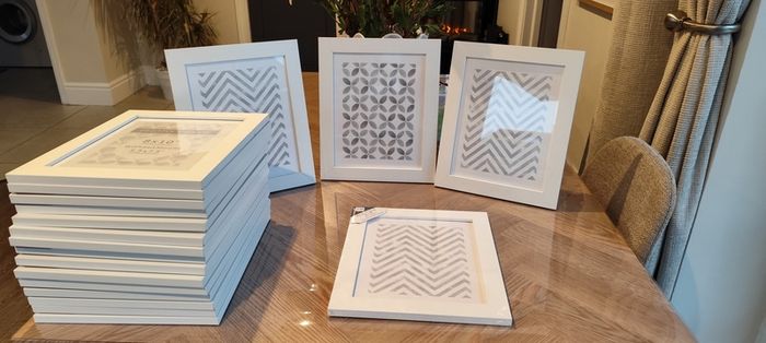 8" x 10"     20 Photo Frames White