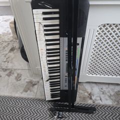 yamaha keyboard and stand