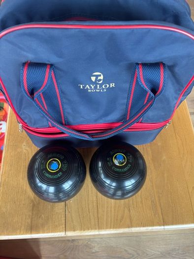 Almark Commander Size 4m Bowls x 2 with bag
