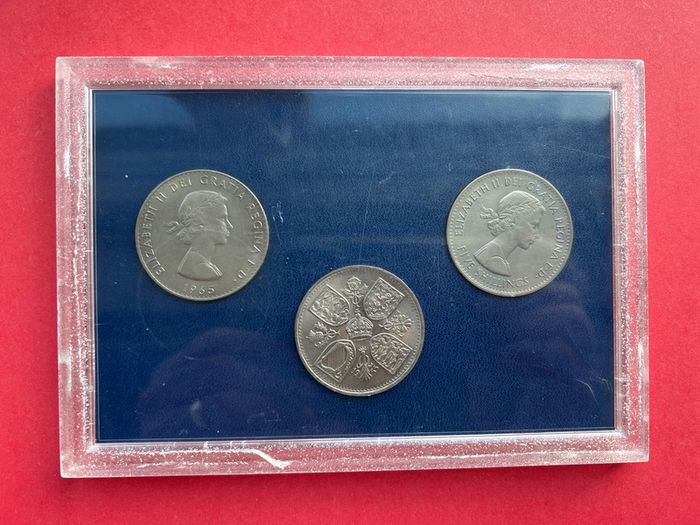 Great Britain  Three Crown  Coins Of Queen Elizabeth 11 ( Uncirculated )