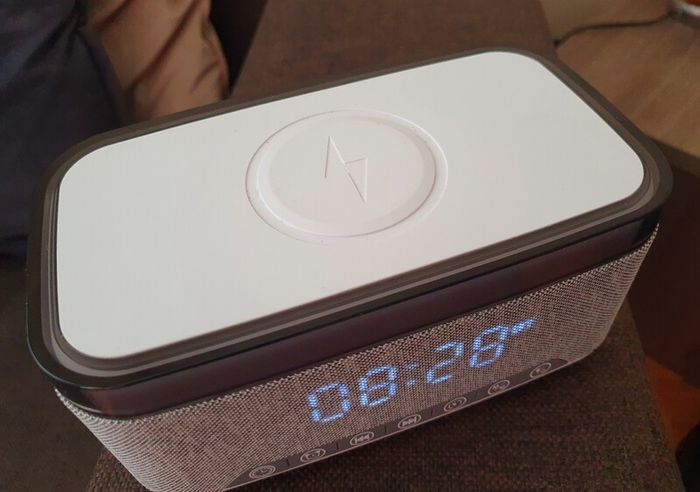 Wireless Charging Alarm Clock/Speaker