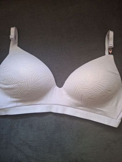 Victoria Secret Bras (6) .. 8.00 euro each or all 6 for 35.00 euro
