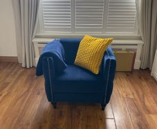 Chesterfield blue/navy velvet armchair