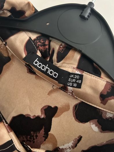 Boohoo blouse UK20