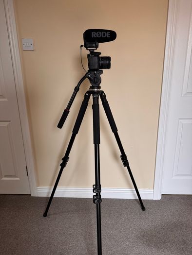 Kenro Professional Tripod (VT102)