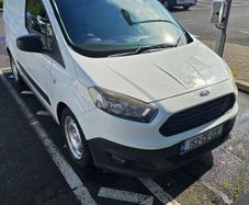 Ford Transit Courier 2015