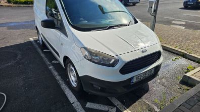 Ford Transit Courier 2015