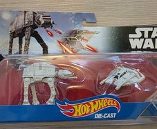 Hot Wheels Star Wars Starships AT-AT vs. Rebel Snowspeeder Vehicle 2-Pack.