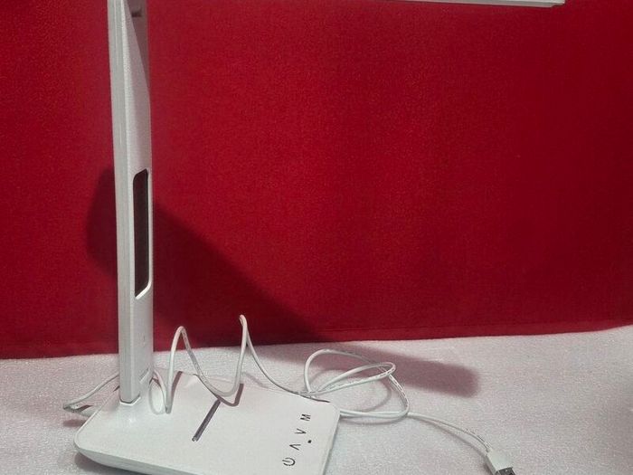 Led desk lamp  adjustable lightness 3 different tones