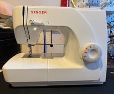 Singer Sewing Machine 1507