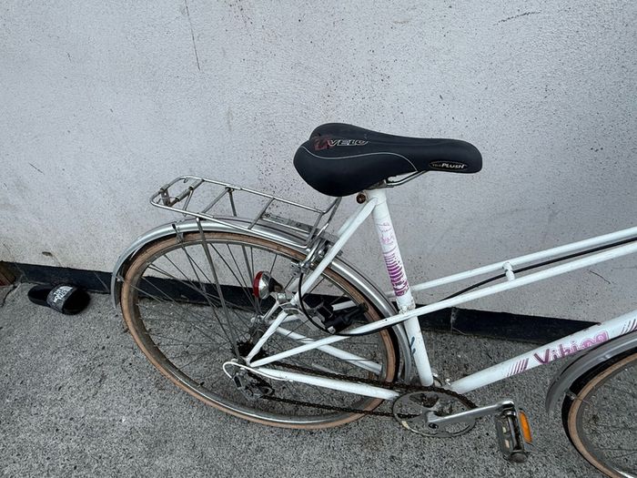 Both bikes 28" inch perfect condition both