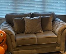 2 seater couch FreeTo take