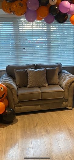 2 seater couch FreeTo take