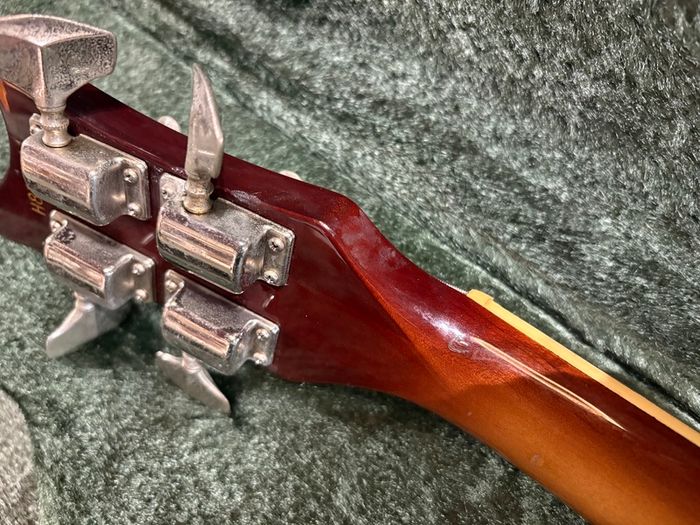 Greco VB-500 Violin Bass Sunburst 1983