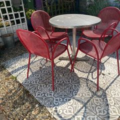 lovely garden table