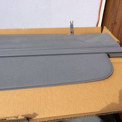 Toyota Previa, Cargo cover/Tonneau Cover.