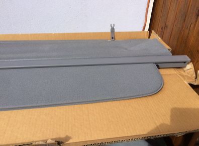 Toyota Previa, Cargo cover/Tonneau Cover.