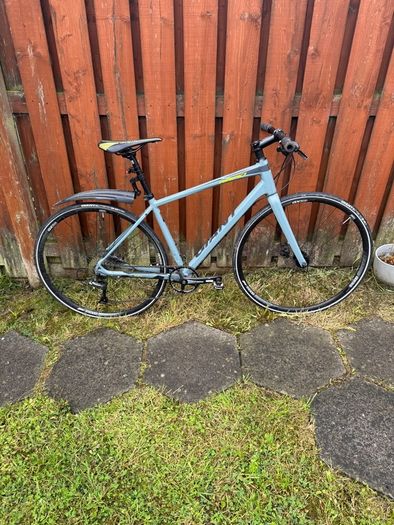 Giant Rapid 3 Hybrid Road Bike  Medium Frame (Carbon Fork)