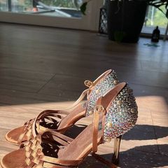 Spica dance shoes
