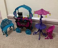 Monster High Scaris City of Frights Cafe Cart  Playset 2012