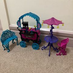 Monster High Scaris City of Frights Cafe Cart  Playset 2012