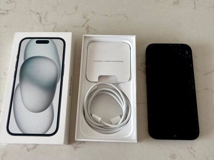 iPhone 15 128GB