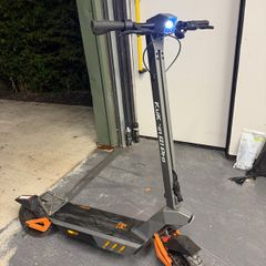 Kukirin G1 Pro Dual Motor bearly used with charger