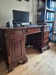Partners Desk