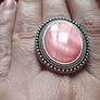 Vintage ring with mother-of-pearl coral cabochon. Image 5