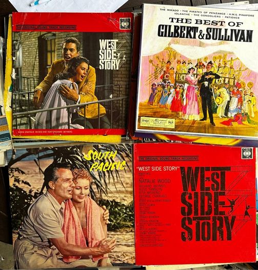 Large collection of original musicals for sale. Single 3 euros doubles 5 euros triple 7 euros all in good condition