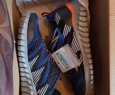Skechers runners UK2
