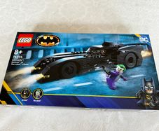 Lego Batmobile Batman vs. The Joker Chase 76224