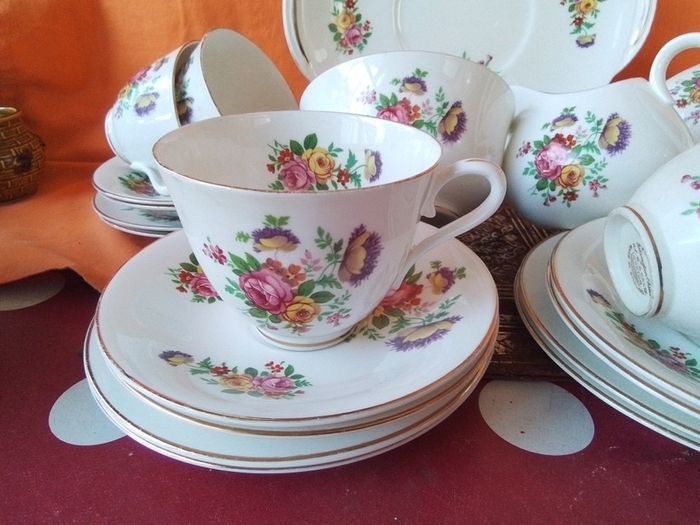 Twenty One Piece China Teaset