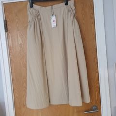 Primark  Cream  Skirt.   S.14-16.   B.N.W.T