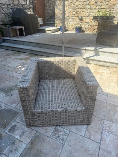 10 seater rattan garden set with dark navy cushions