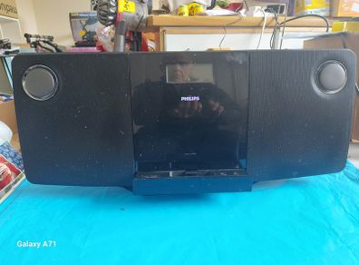 Phillips Micro System. Model DCM276-05, Radio,CD,Ipod,USB, etc, all working perfect and in excellent condition