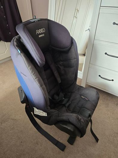 Axkid car seat